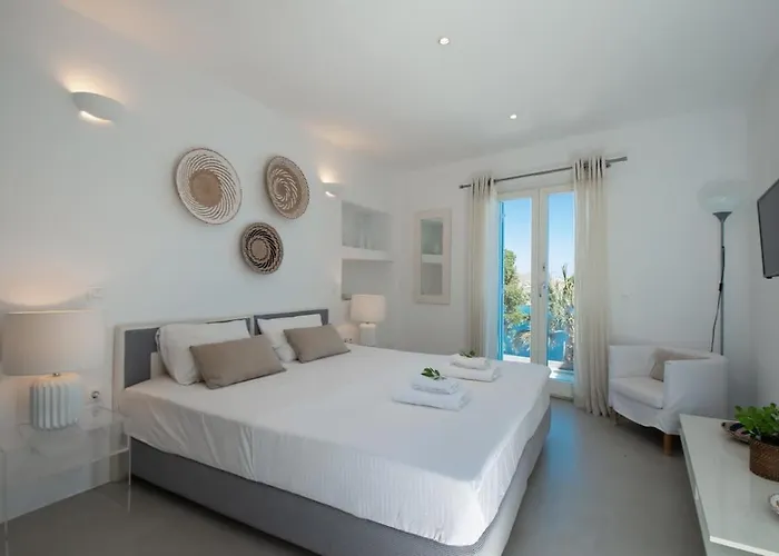 Marvelous 7 Bedroom Overlooking The Psarou Bay