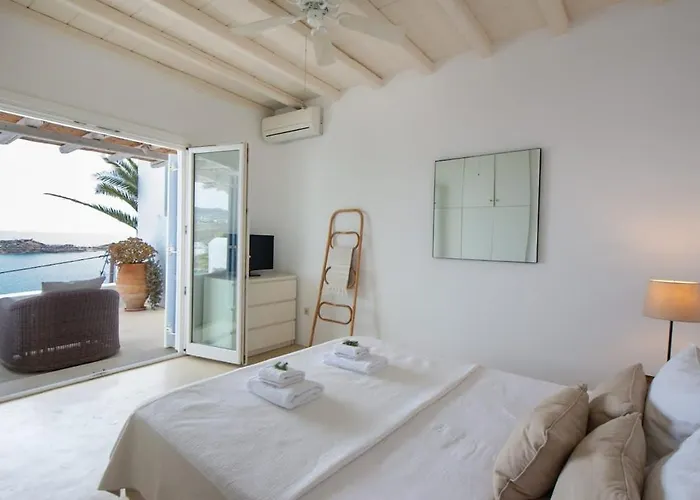 ヴィラ Marvelous 7 Bedroom Overlooking The Psarou Bay *
