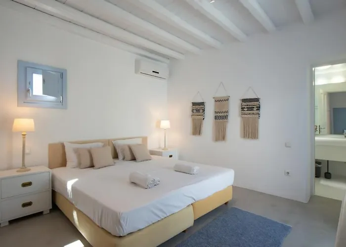 Marvelous 7 Bedroom Overlooking The Psarou Bay ヴィラ プサロウ