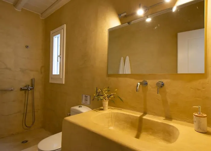 Marvelous 7 Bedroom Overlooking The Psarou Bay *