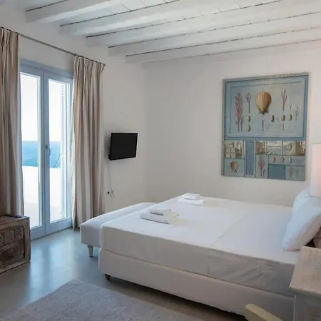 Marvelous 7 Bedroom Overlooking The Psarou Bay *