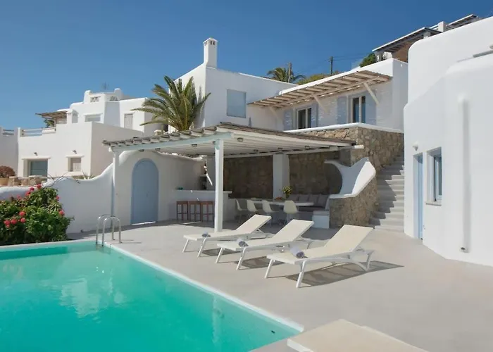 Marvelous 7 Bedroom Overlooking The Psarou Bay بسارو